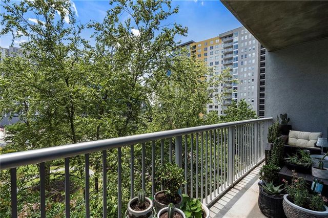 44 Peachtree Place NE 822, Atlanta, GA 30309
