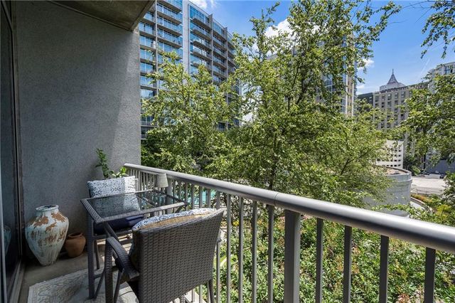 44 Peachtree Place NE 822, Atlanta, GA 30309