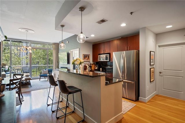 44 Peachtree Place NE 822, Atlanta, GA 30309