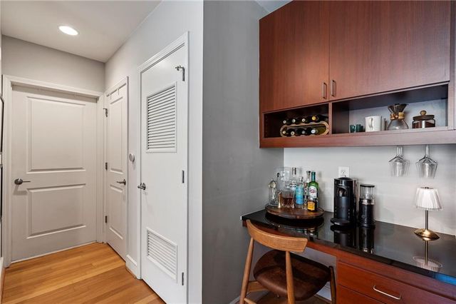 44 Peachtree Place NE 822, Atlanta, GA 30309