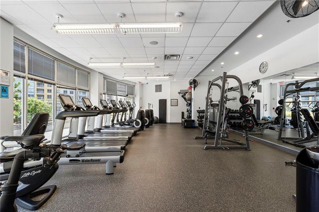 44 Peachtree Place NE 822, Atlanta, GA 30309