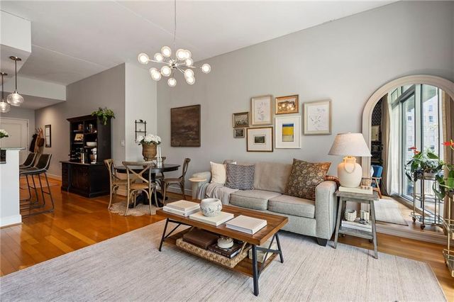 44 Peachtree Place NE 822, Atlanta, GA 30309