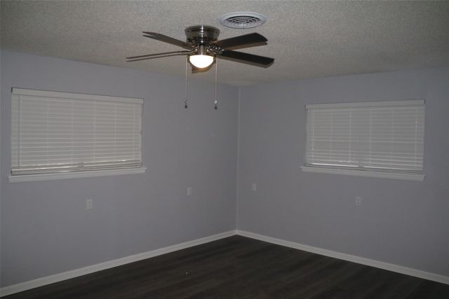 407 N Jefferson Street, Kaufman, TX 75142