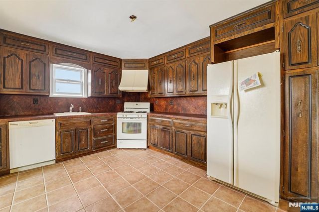 351 Banta Avenue, Garfield, NJ 07026