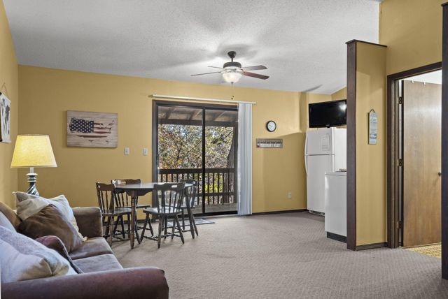 207 Bar M Lane 22, Branson West, MO 65737