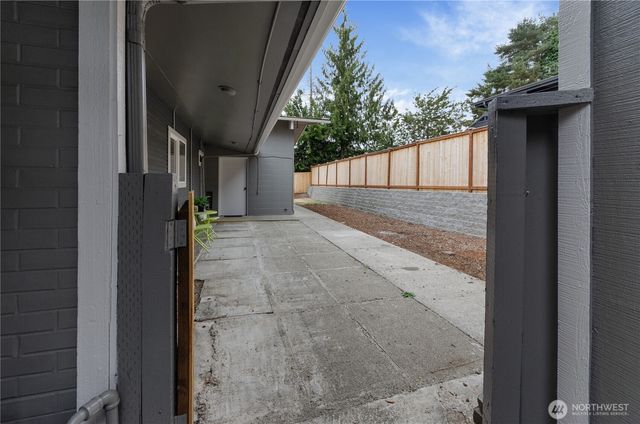 9711 Farwest Drive SW, Lakewood, WA 98498