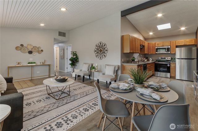 9711 Farwest Drive SW, Lakewood, WA 98498