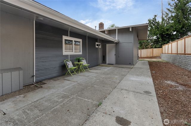 9711 Farwest Drive SW, Lakewood, WA 98498