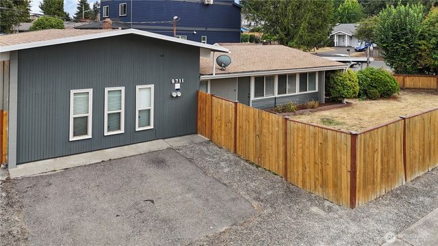 9711 Farwest Drive SW, Lakewood, WA 98498