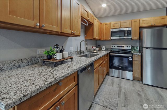 9711 Farwest Drive SW, Lakewood, WA 98498