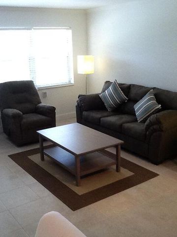 88 Berkshire D 88, West Palm Beach, FL 33417