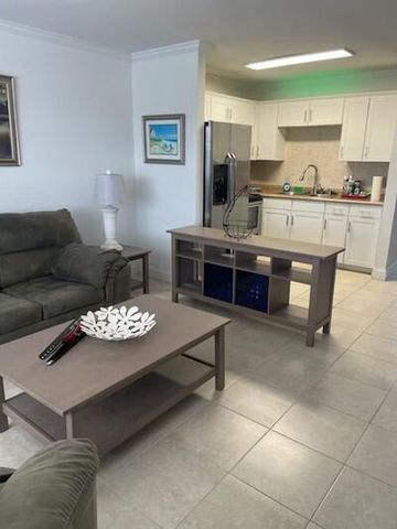 88 Berkshire D 88, West Palm Beach, FL 33417