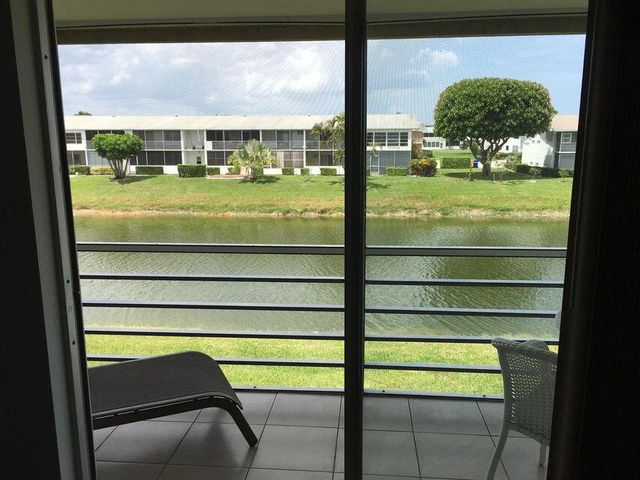 88 Berkshire D 88, West Palm Beach, FL 33417