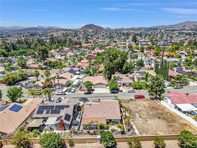 30998 Emperor, Canyon Lake, CA 92587