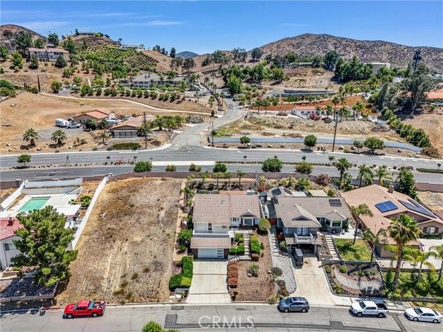 30998 Emperor, Canyon Lake, CA 92587