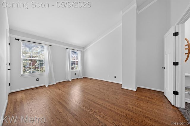165 N Georgetown Square, Royal Oak, MI 48067