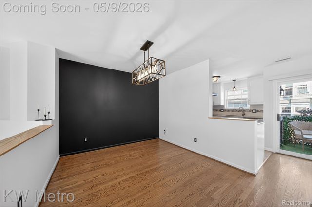 165 N Georgetown Square, Royal Oak, MI 48067