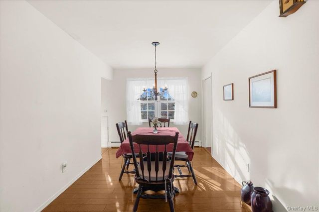 182 Connetquot Drive, Oakdale, NY 11769