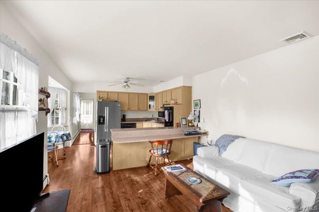 182 Connetquot Drive, Oakdale, NY 11769