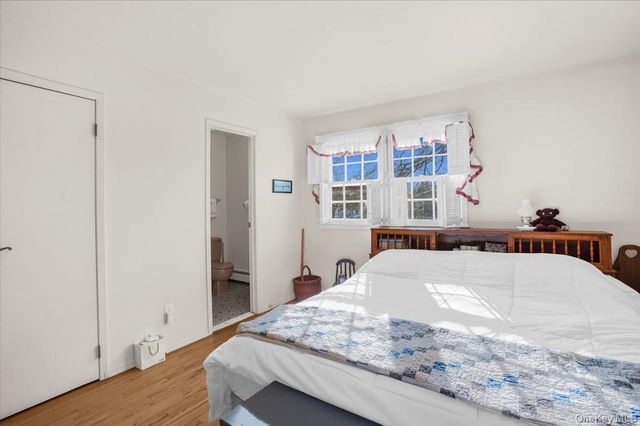 182 Connetquot Drive, Oakdale, NY 11769