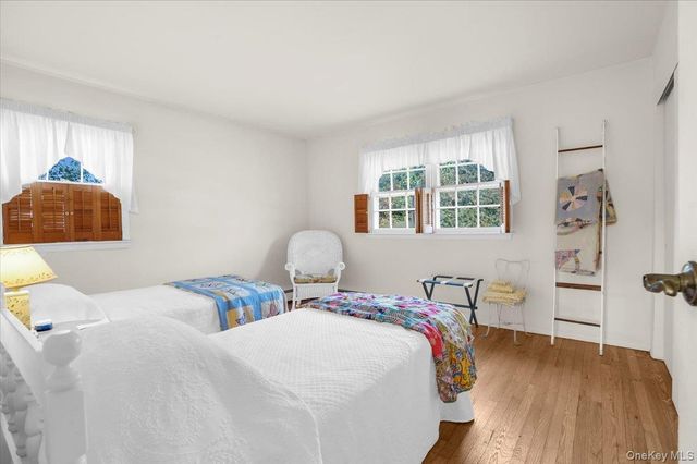 182 Connetquot Drive, Oakdale, NY 11769