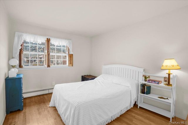 182 Connetquot Drive, Oakdale, NY 11769