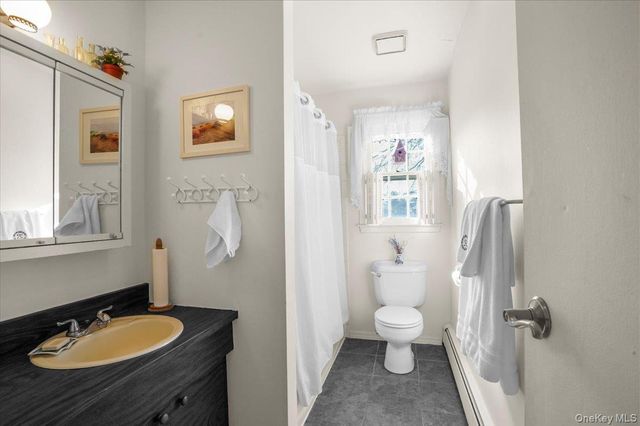 182 Connetquot Drive, Oakdale, NY 11769