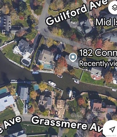 182 Connetquot Drive, Oakdale, NY 11769