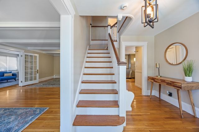 14 Stratford Rd, Melrose, MA 02176