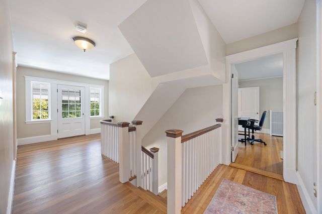 14 Stratford Rd, Melrose, MA 02176
