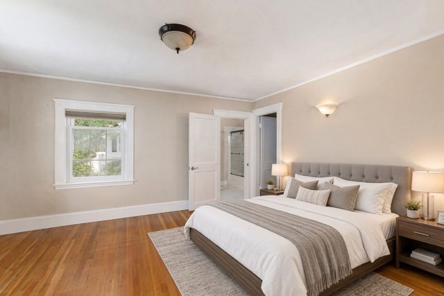 14 Stratford Rd, Melrose, MA 02176
