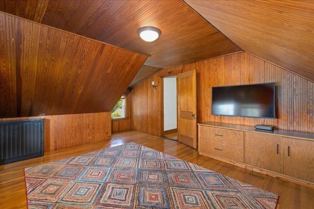 14 Stratford Rd, Melrose, MA 02176