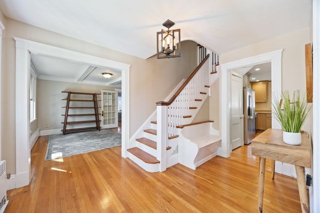 14 Stratford Rd, Melrose, MA 02176