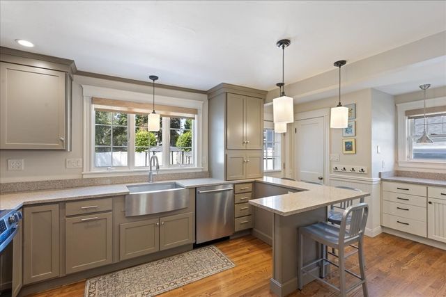 14 Stratford Rd, Melrose, MA 02176
