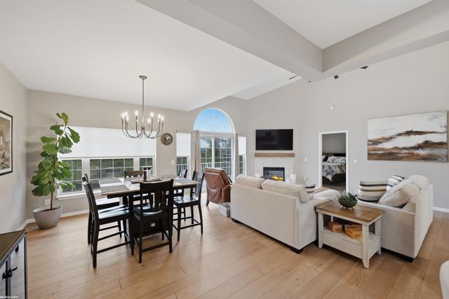 2747 Castlemartin Court, Oakland, MI 48306