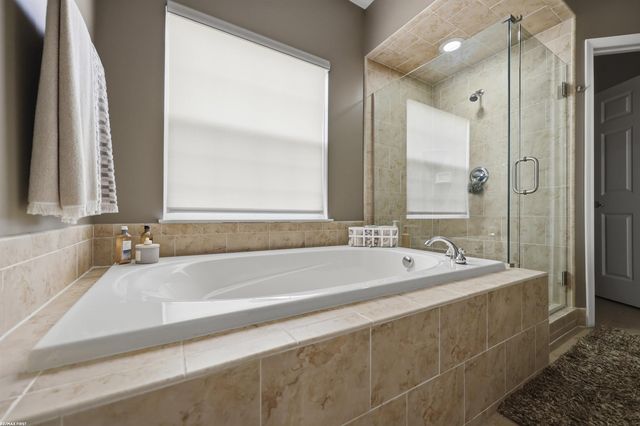 2747 Castlemartin Court, Oakland, MI 48306