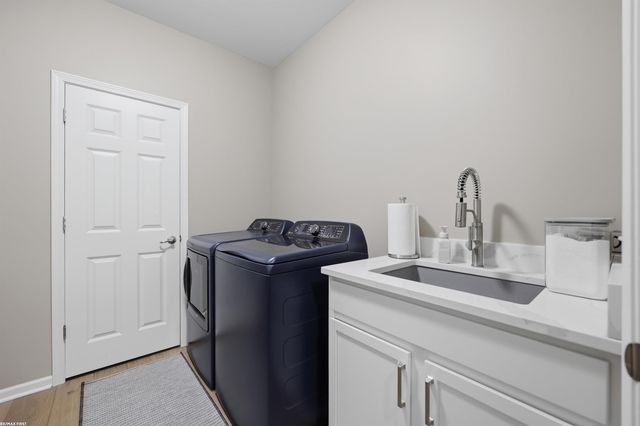 2747 Castlemartin Court, Oakland, MI 48306