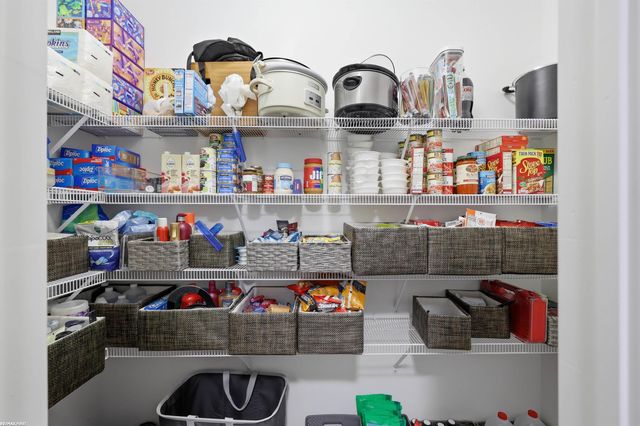 2747 Castlemartin Court, Oakland, MI 48306