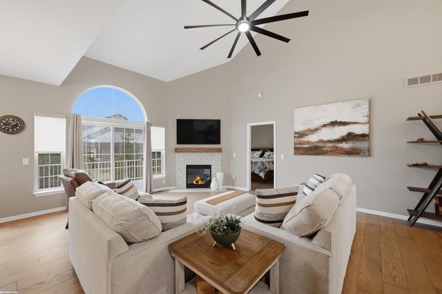 2747 Castlemartin Court, Oakland, MI 48306