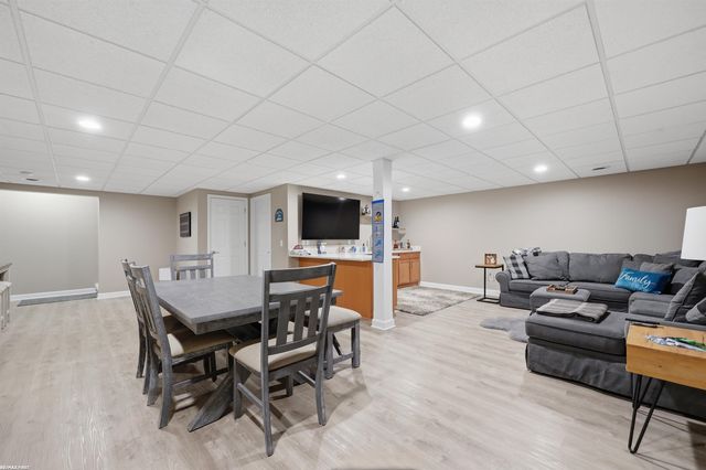 2747 Castlemartin Court, Oakland, MI 48306