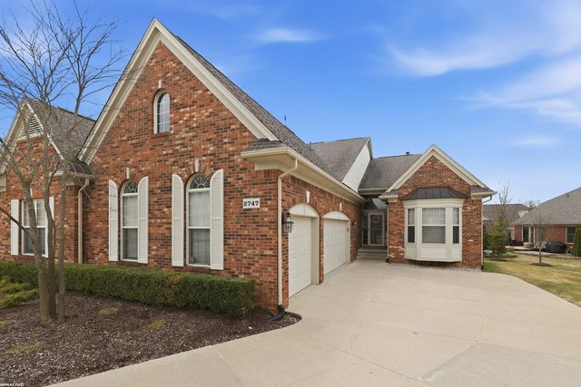 2747 Castlemartin Court, Oakland, MI 48306