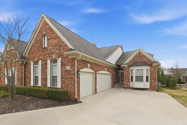 2747 Castlemartin Court, Oakland, MI 48306