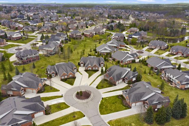 2747 Castlemartin Court, Oakland, MI 48306