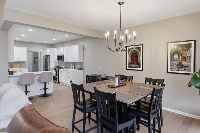 2747 Castlemartin Court, Oakland, MI 48306