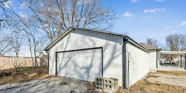 517 W Shirk St, Wichita, KS 67213