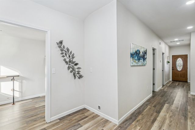 517 W Shirk St, Wichita, KS 67213