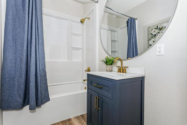 517 W Shirk St, Wichita, KS 67213