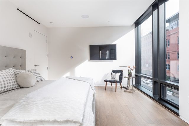 10 Farnsworth 3A, Boston, MA 02210