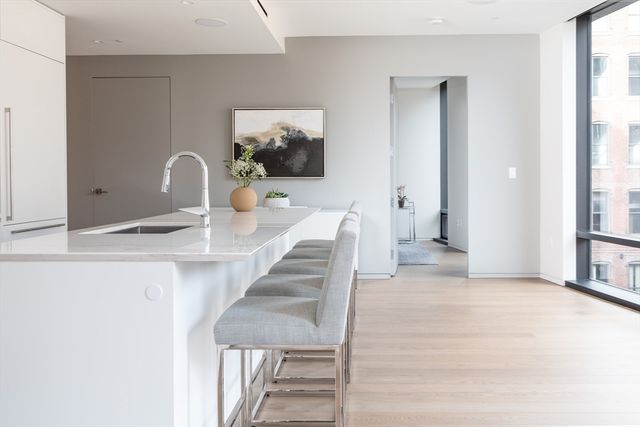 10 Farnsworth 3A, Boston, MA 02210