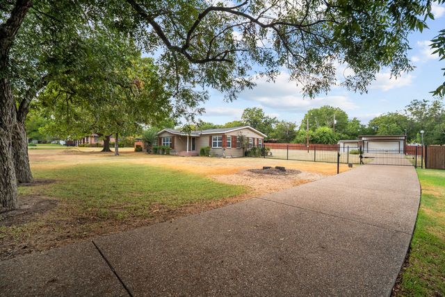 3709 Pecan Park Drive, Weatherford, TX 76087